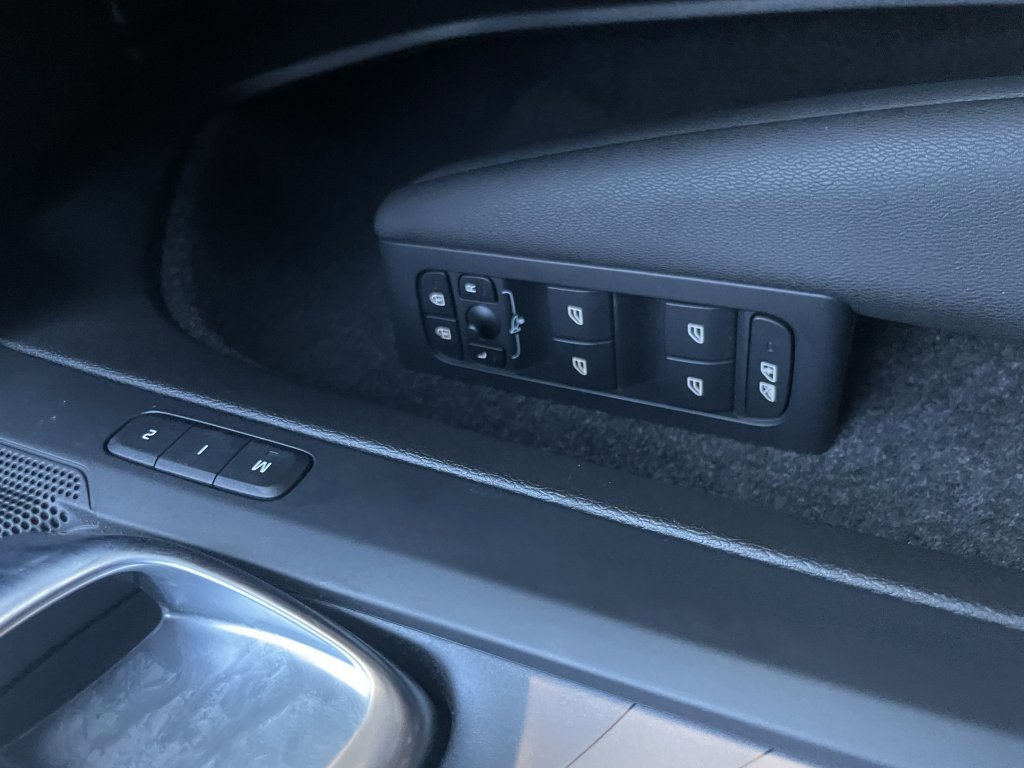 Used 2023 Volvo C40 P8 Recharge Plus w/ Climate Package image 28