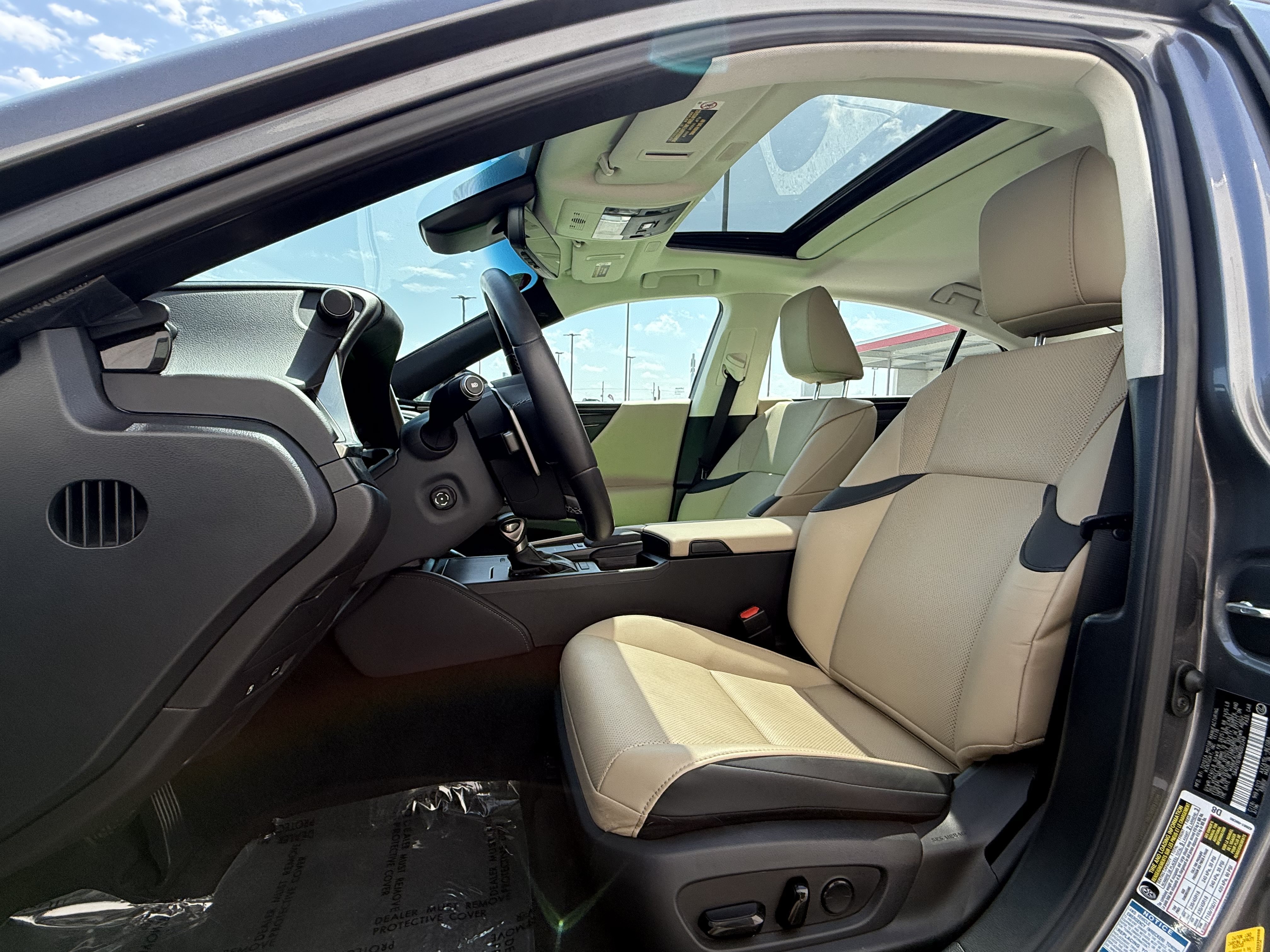 Used 2021 Lexus ES 250 w/ Premium Package AWD/4WD image 4