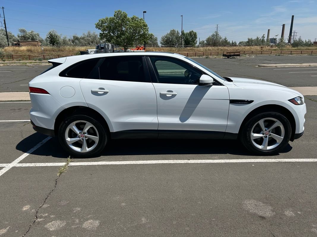 Used 2020 Jaguar F-PACE Premium image 4