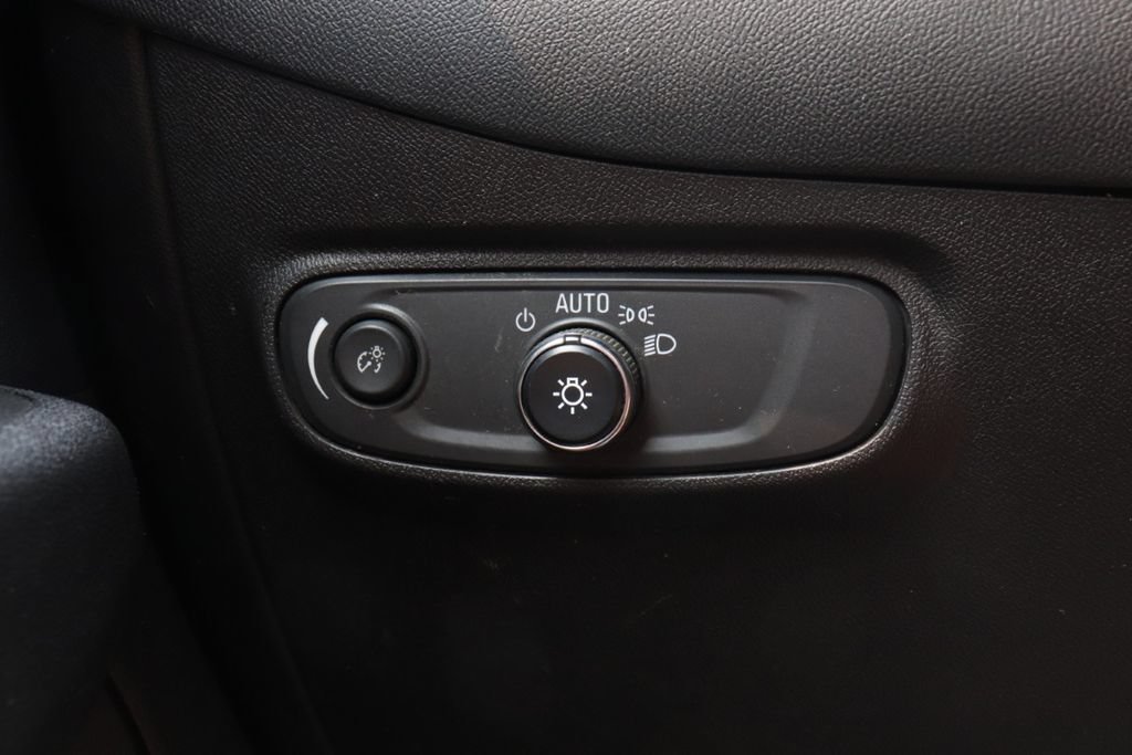 Used 2022 Chevrolet Equinox LT FWD image 29