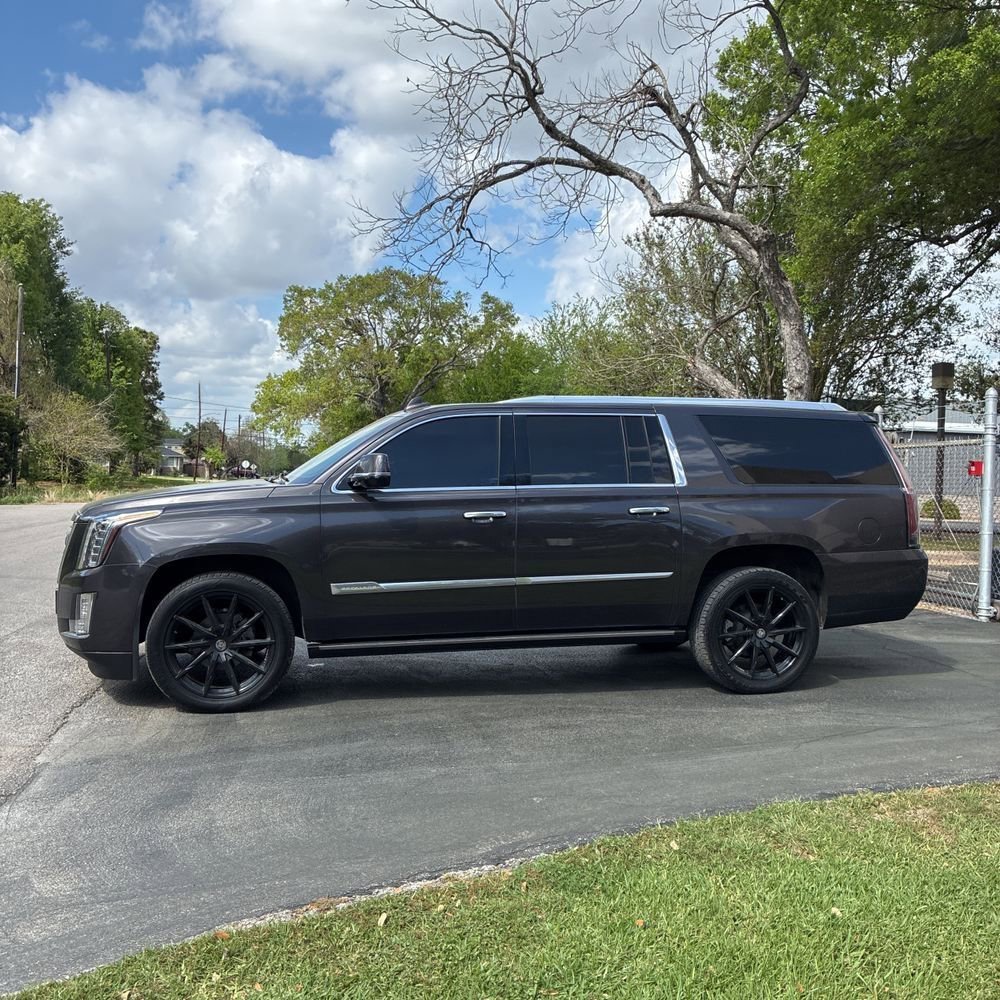 Used 2016 Cadillac Escalade ESV Platinum image 4