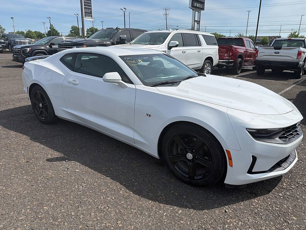 Used 2023 Chevrolet Camaro LT RWD image 4