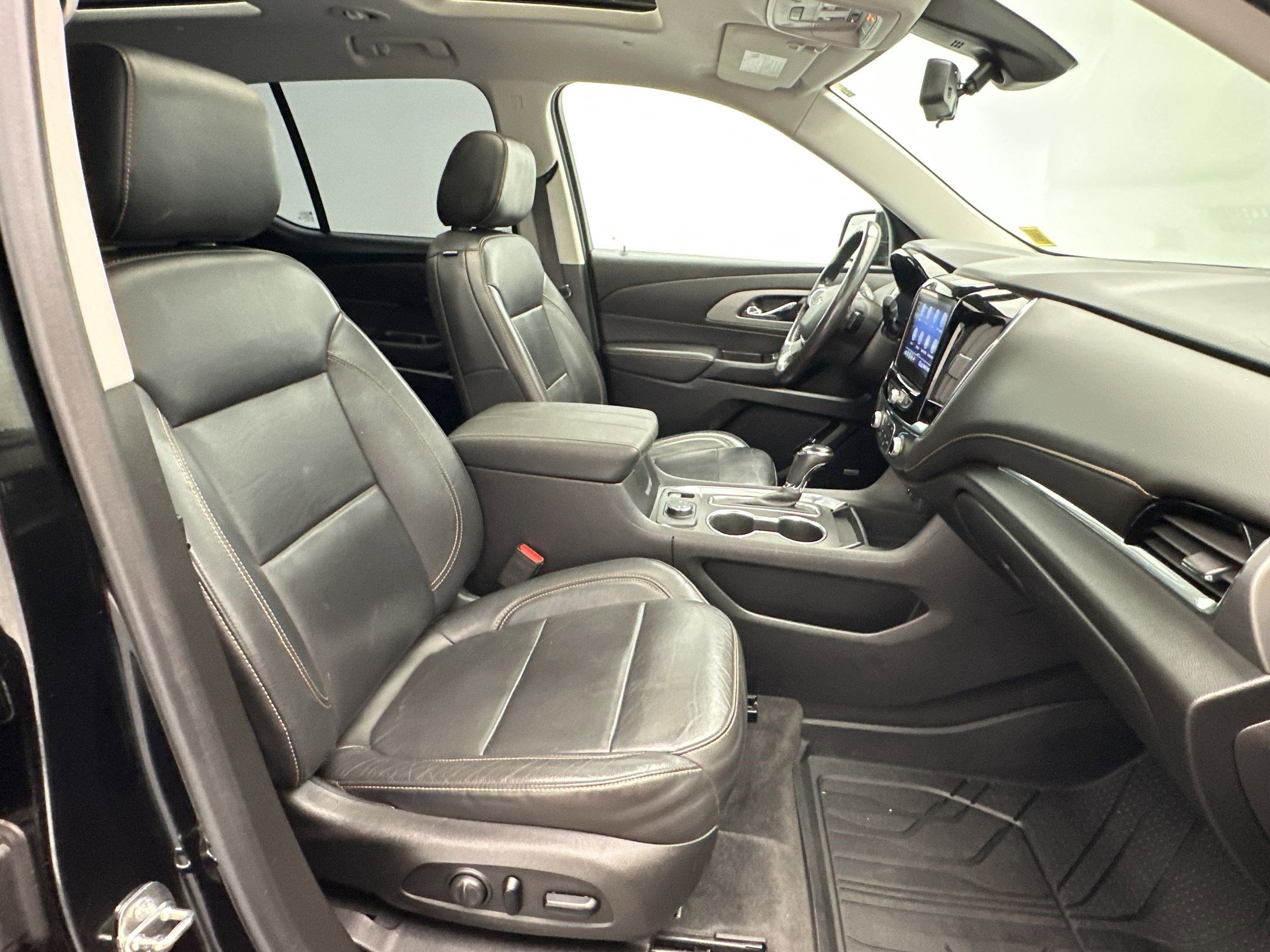 Used 2020 Chevrolet Traverse RS w/ LPO, Floor Liner Package image 30