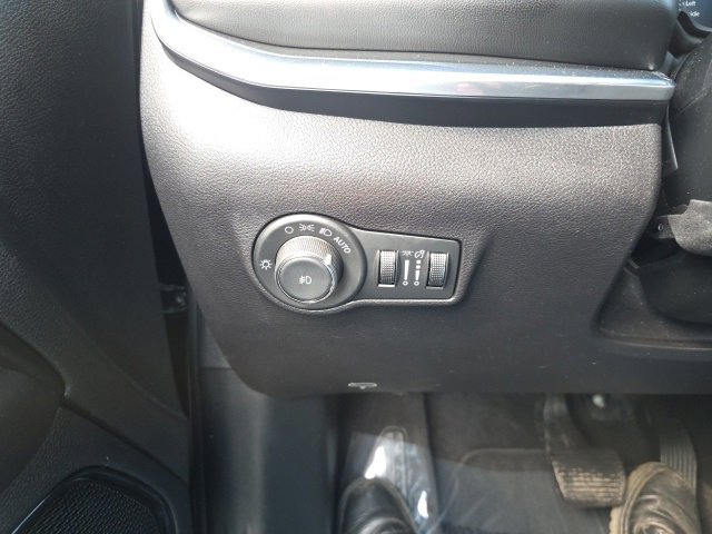 Used 2024 Jeep Compass Limited w/ High Altitude Package image 17