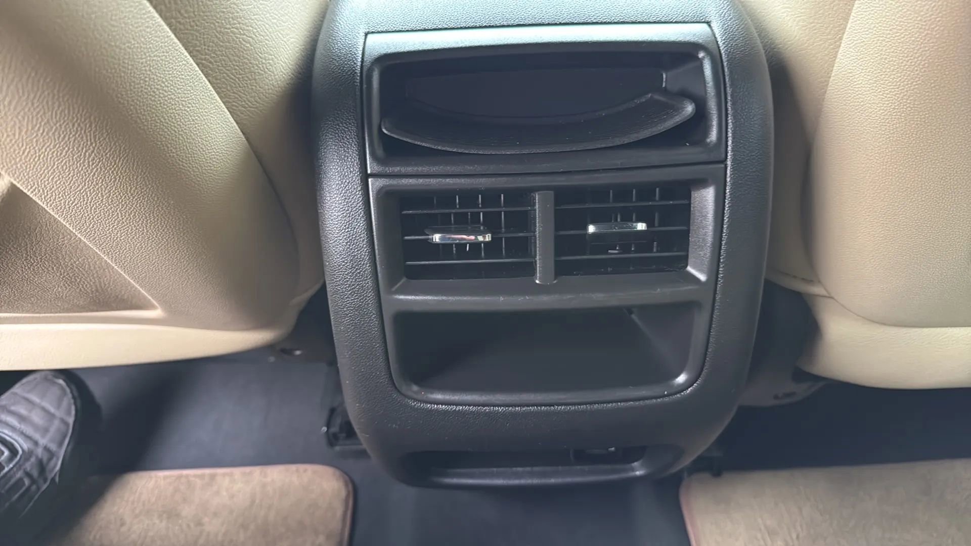 Used 2017 Cadillac XT5 FWD image 29