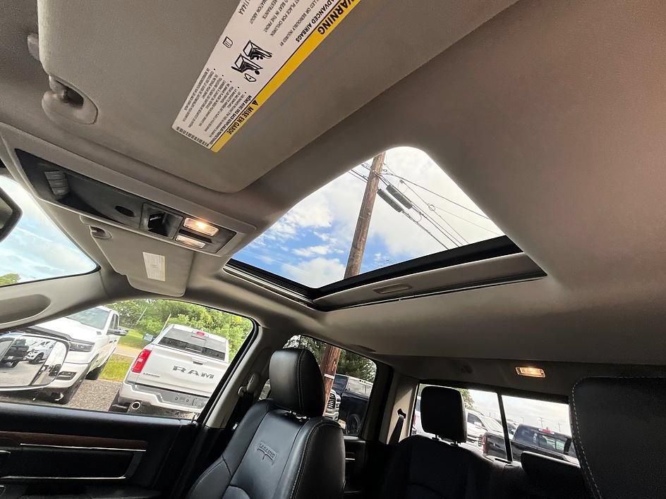 Used 2016 RAM 1500 Laramie w/ Convenience Group AWD/4WD image 32