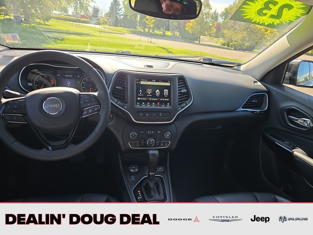 Used 2023 Jeep Cherokee Altitude Lux image 14