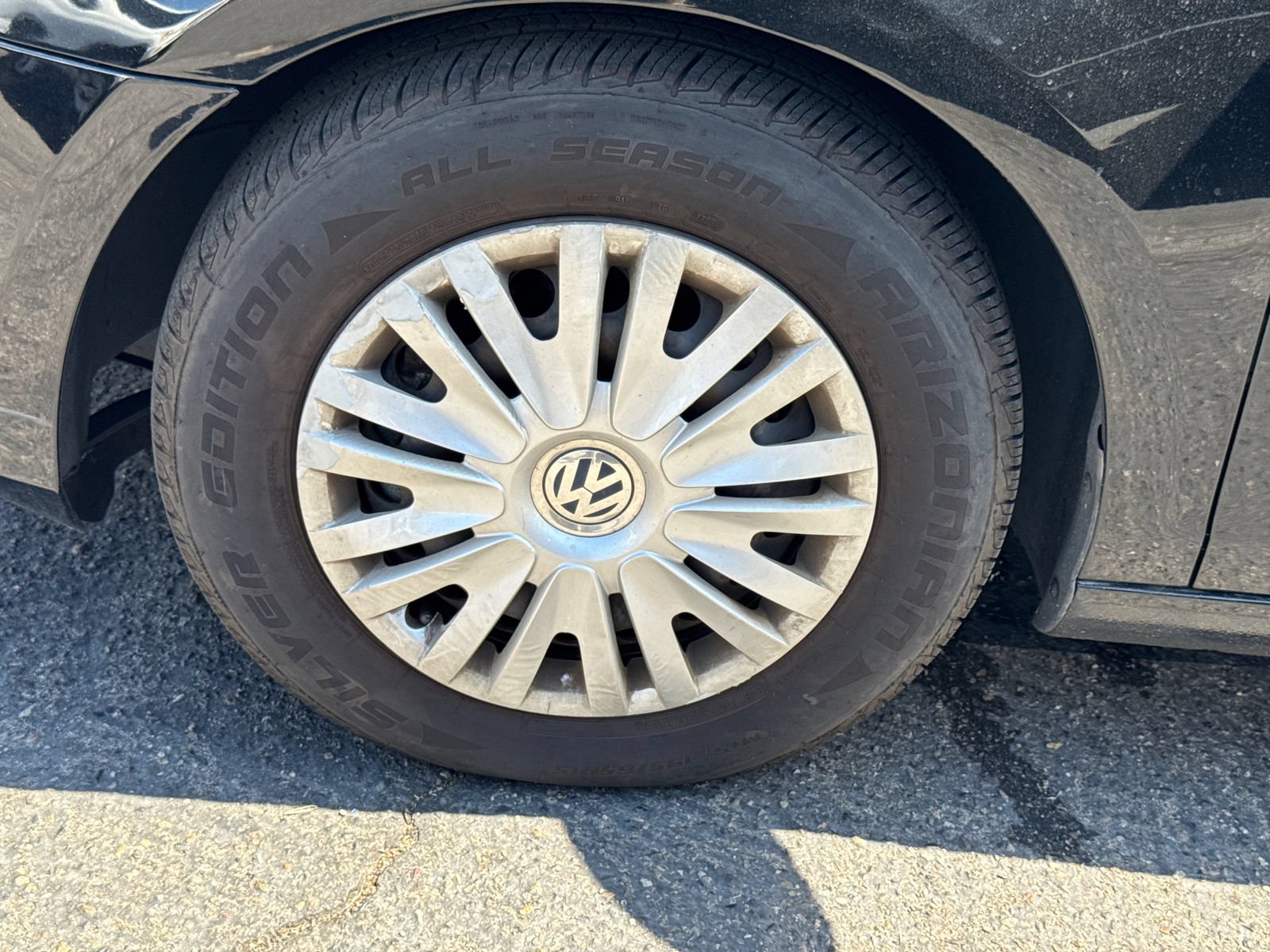 Used 2013 Volkswagen Golf 4-Door FWD image 4