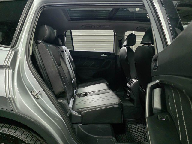 Used 2022 Volkswagen Tiguan SE FWD image 16