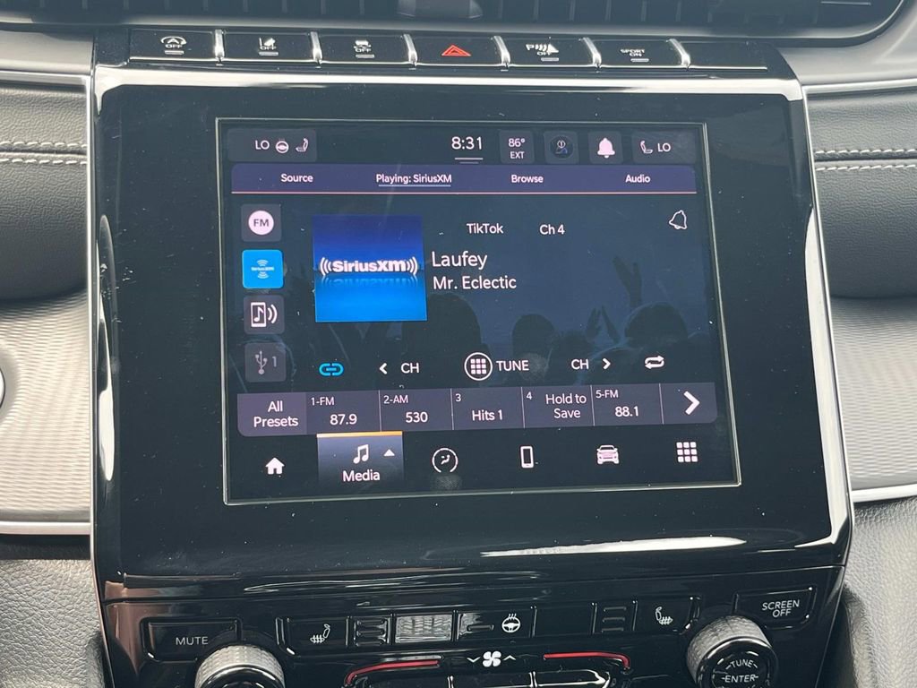 New 2025 Jeep Grand Cherokee Laredo X w/ Luxury Tech Group I image 25