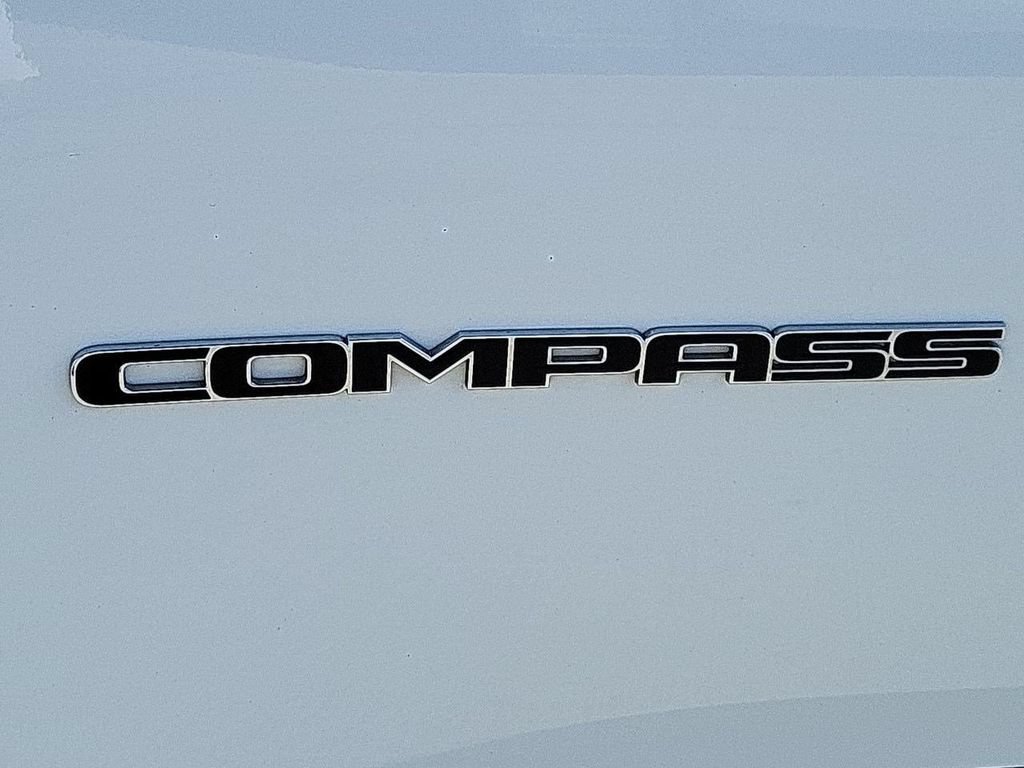 Used 2022 Jeep Compass Latitude FWD image 37