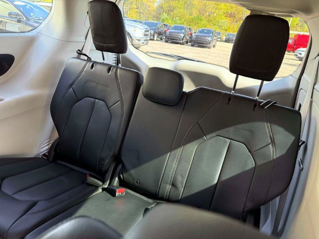 Certified 2019 Chrysler Pacifica Touring-L Plus FWD image 14
