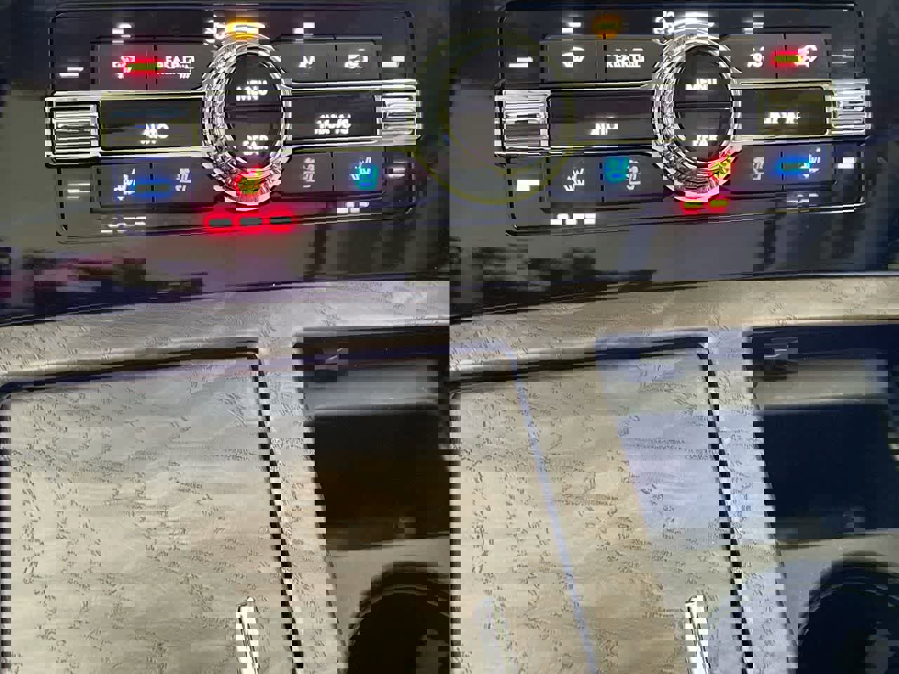 Used 2022 Lincoln Navigator L Reserve AWD/4WD image 19