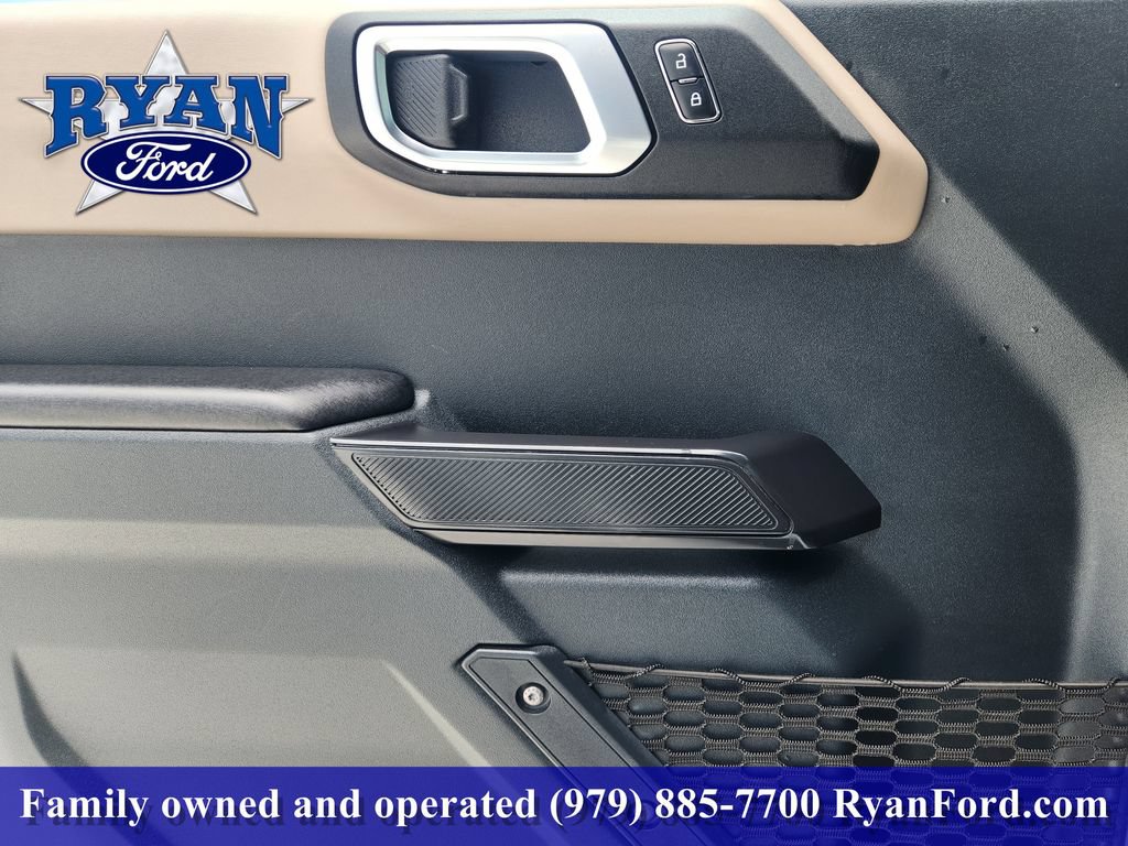 Certified 2024 Ford Bronco Wildtrak AWD/4WD image 16