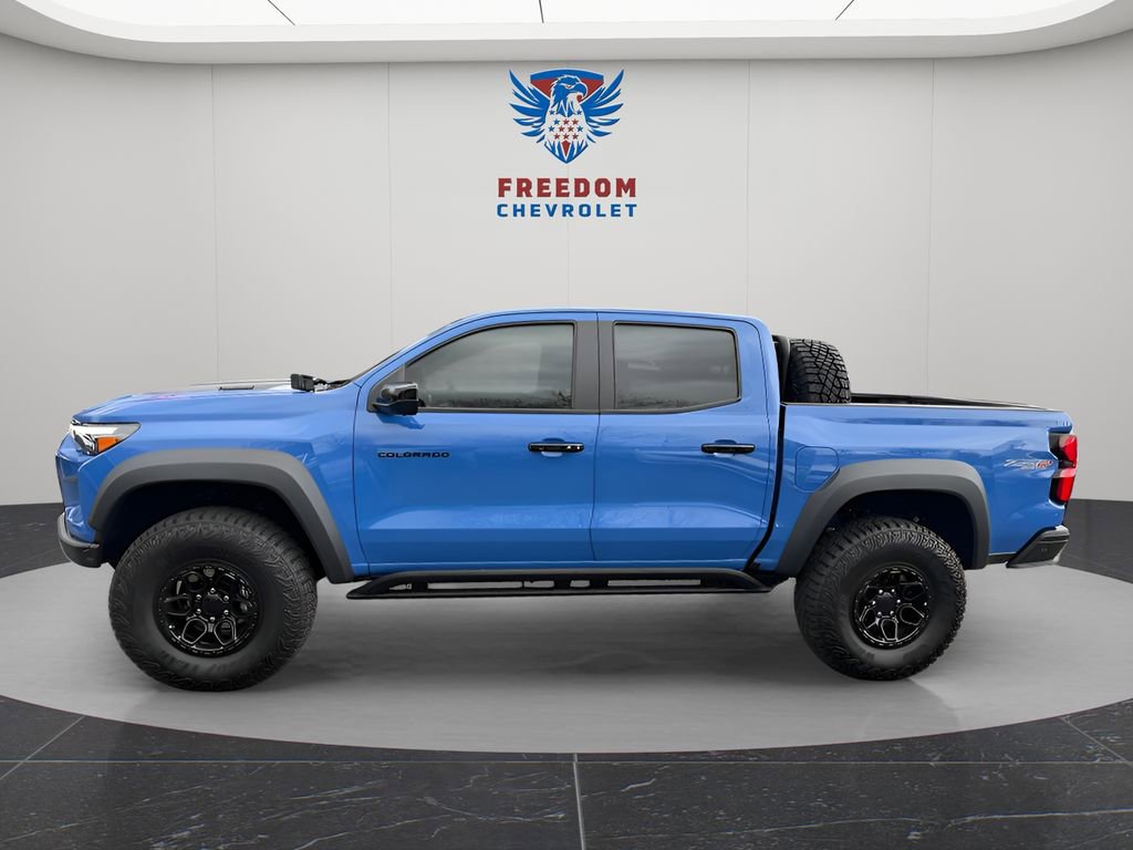 Used 2025 Chevrolet Colorado ZR2 w/ ZR2 Bison Edition AWD/4WD image 2