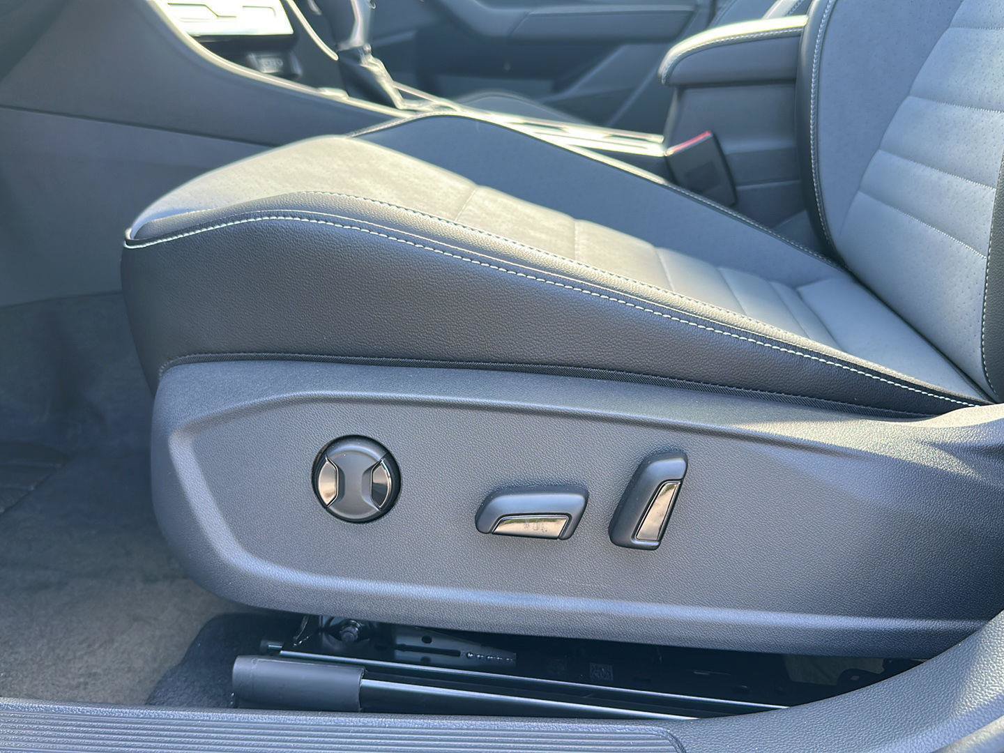 New 2026 Volkswagen Jetta SE FWD image 23