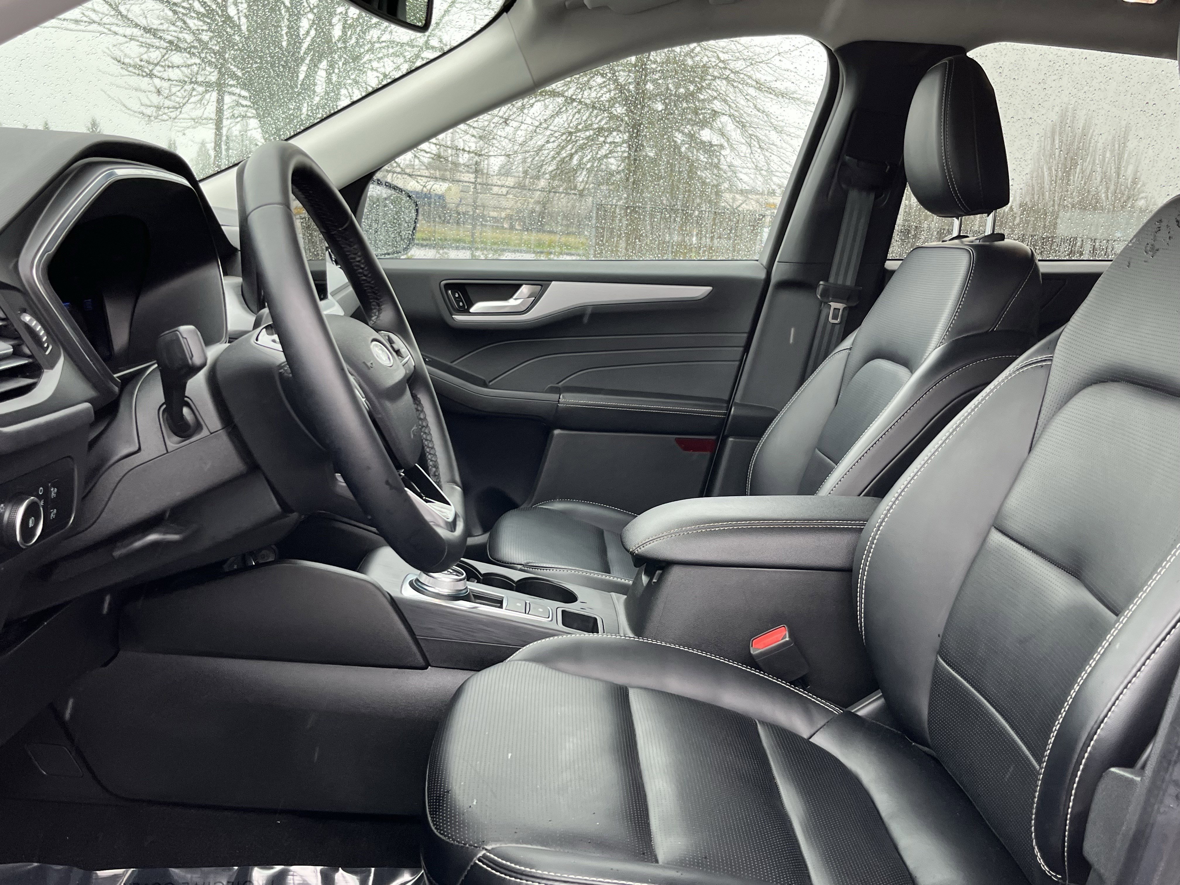 Used 2024 Ford Escape Platinum image 10