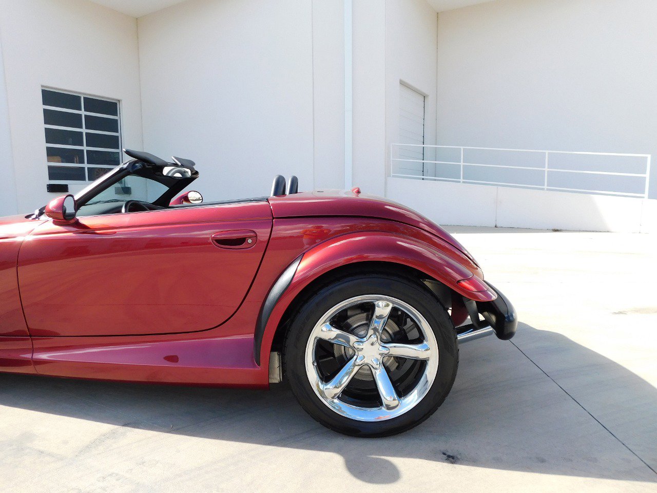 Used 2002 Chrysler Prowler image 7
