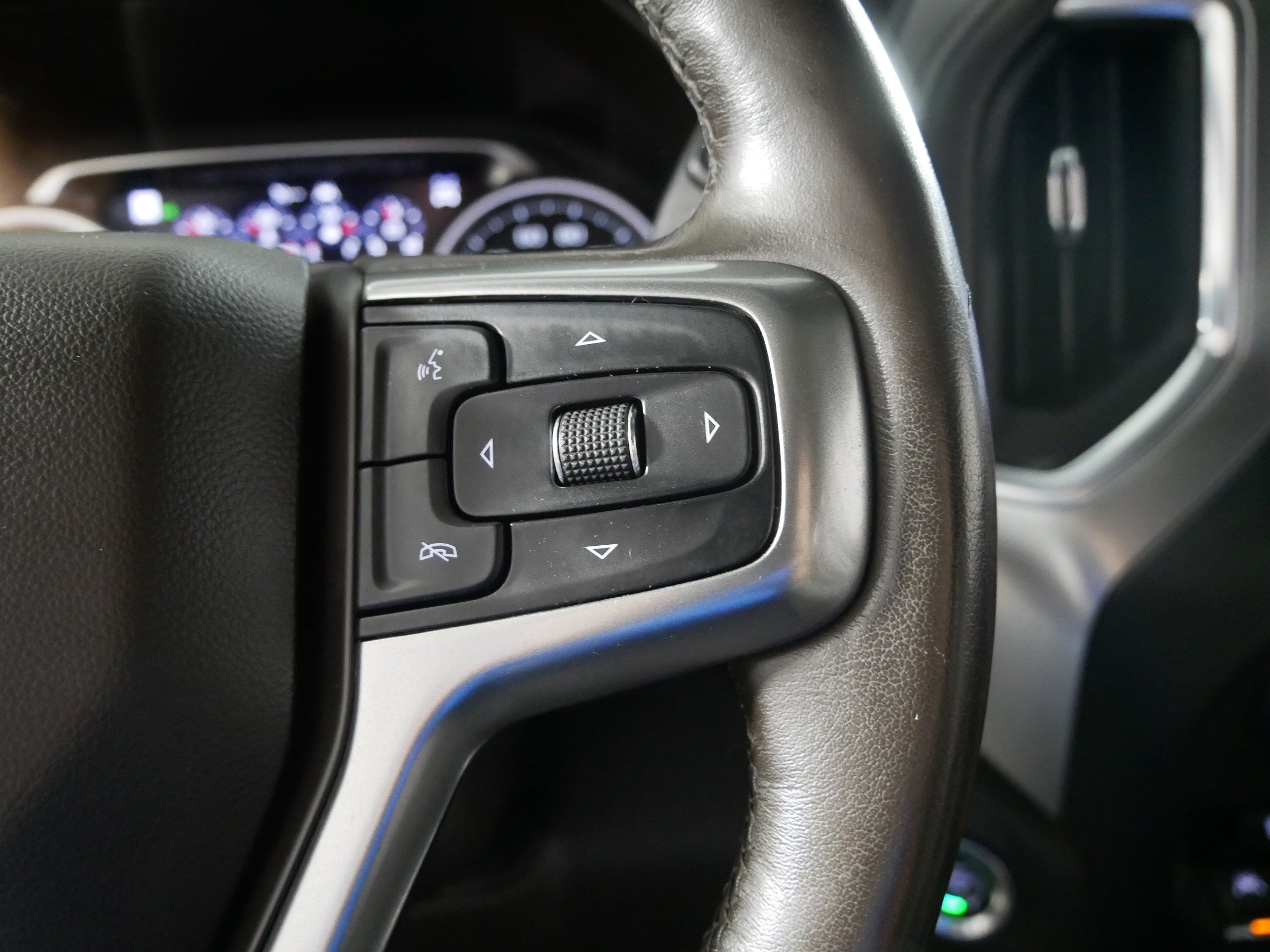 Certified 2019 Chevrolet Silverado 1500 LTZ w/ LTZ Premium Package AWD/4WD image 28