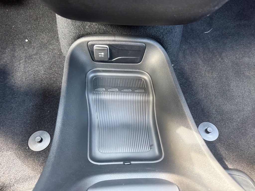 New 2027 Chrysler Pacifica Select FWD image 26