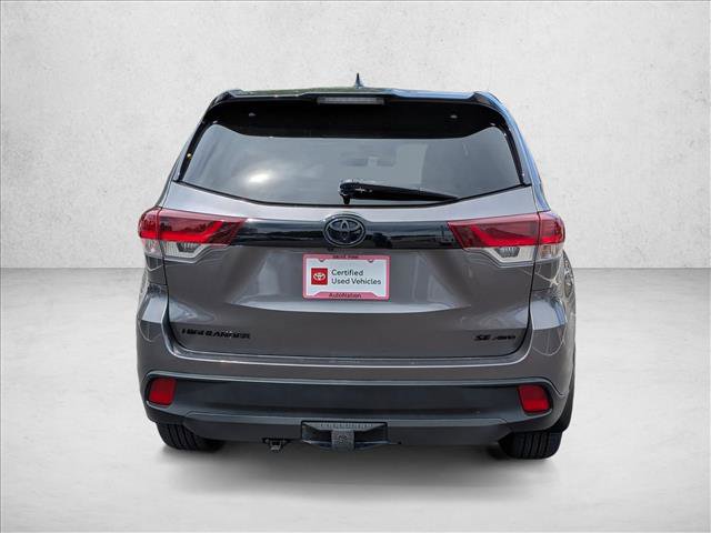 Used 2019 Toyota Highlander SE w/ Nightshade Edition AWD/4WD image 6