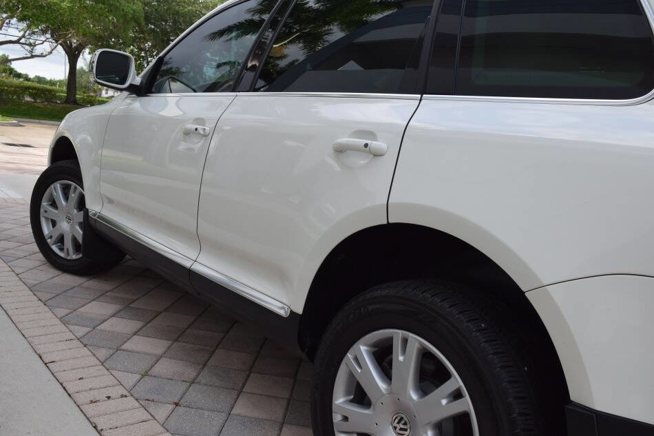 Used 2006 Volkswagen Touareg V10 TDI AWD/4WD image 25