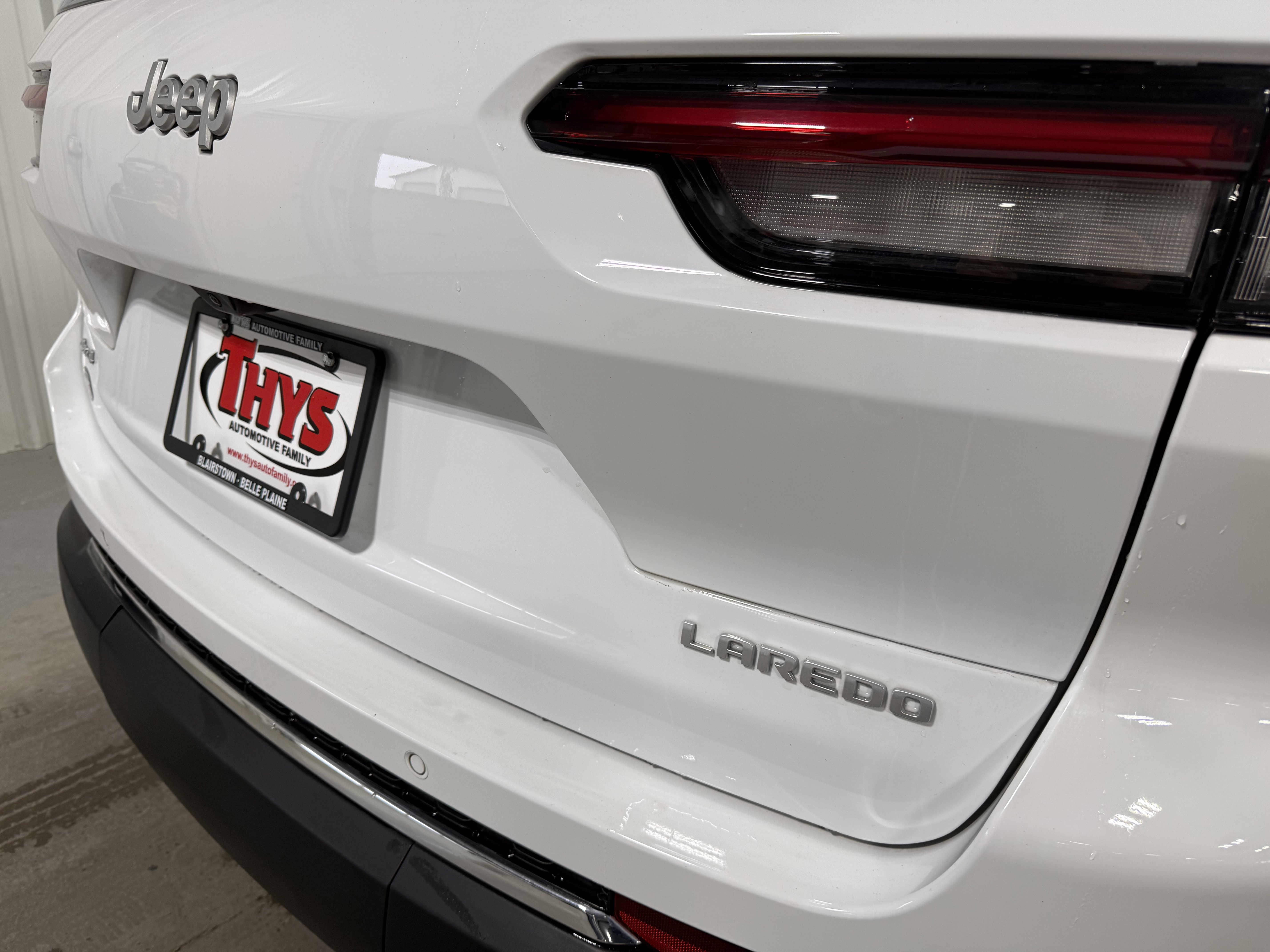 Used 2024 Jeep Grand Cherokee L Laredo w/ Luxury Tech Group I image 6