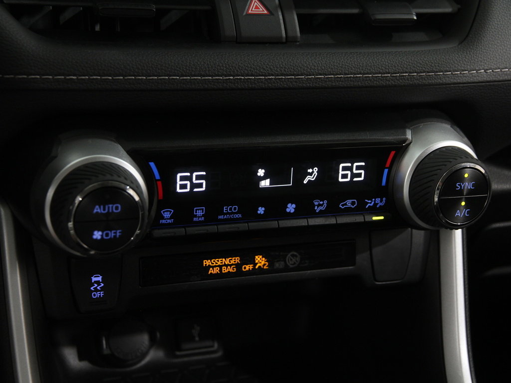 Used 2022 Toyota RAV4 XLE image 16