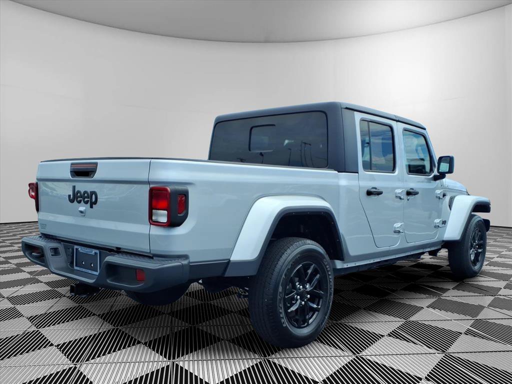 Certified 2023 Jeep Gladiator Sport AWD/4WD image 30