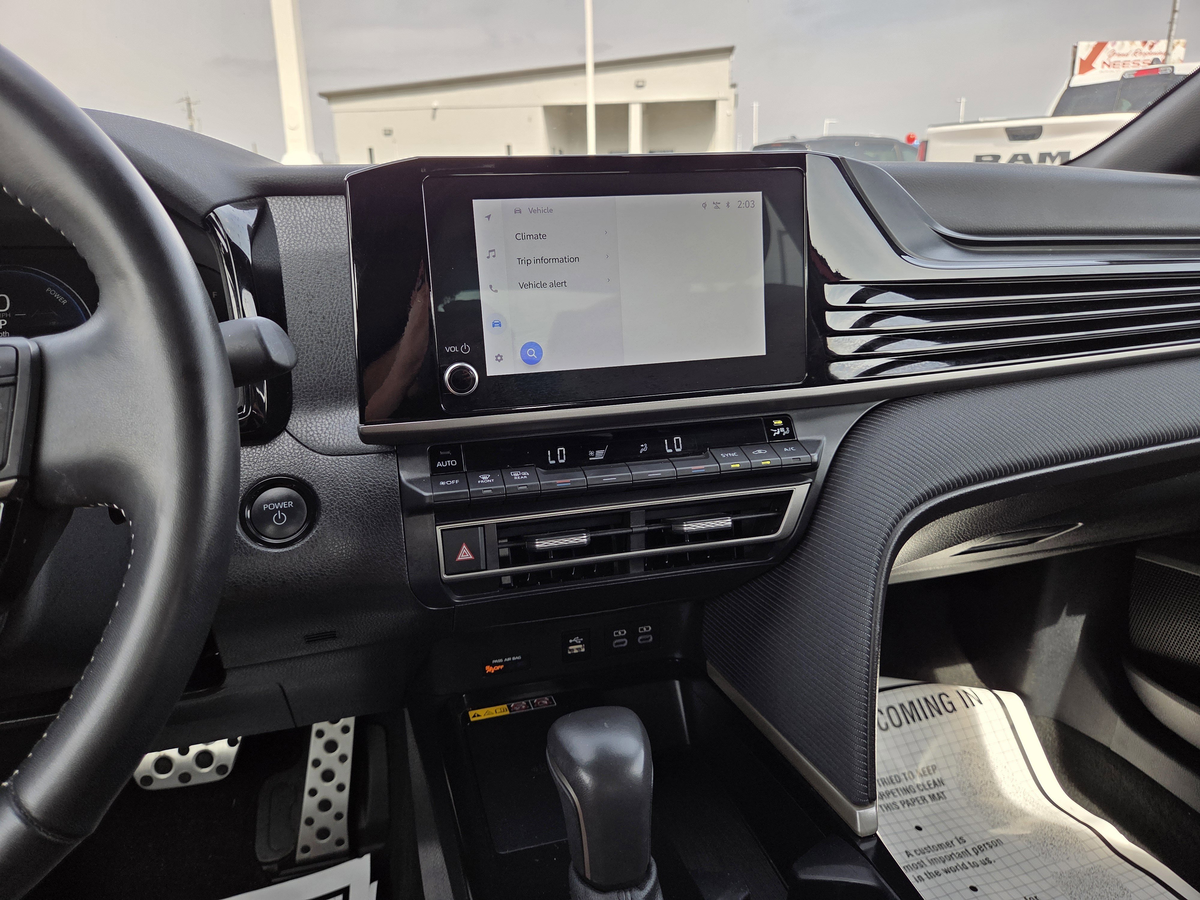 Used 2025 Toyota Camry SE image 31