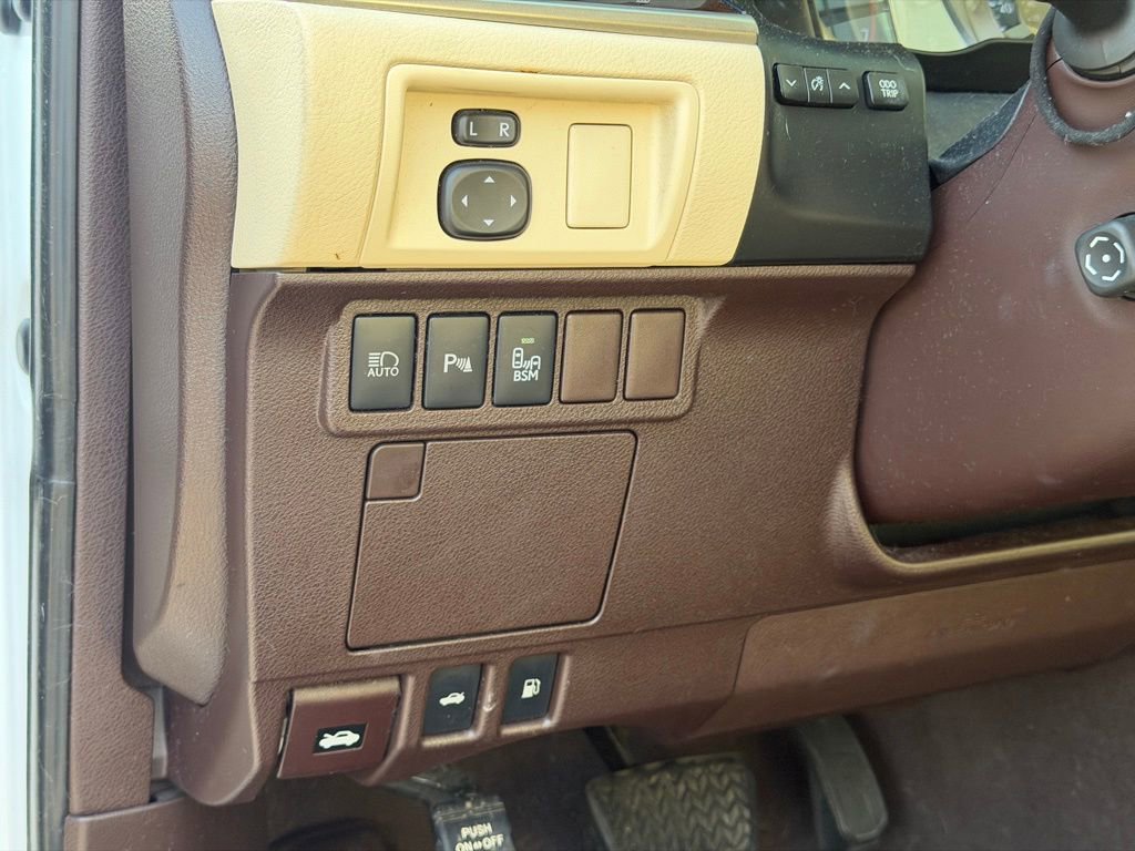 Used 2017 Lexus ES 350 w/ Premium Package image 25