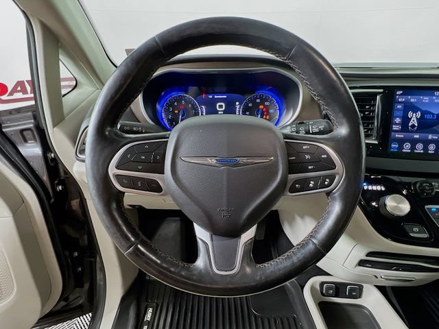 Used 2019 Chrysler Pacifica Touring-L Plus w/ Advanced Safetytec Group FWD image 12