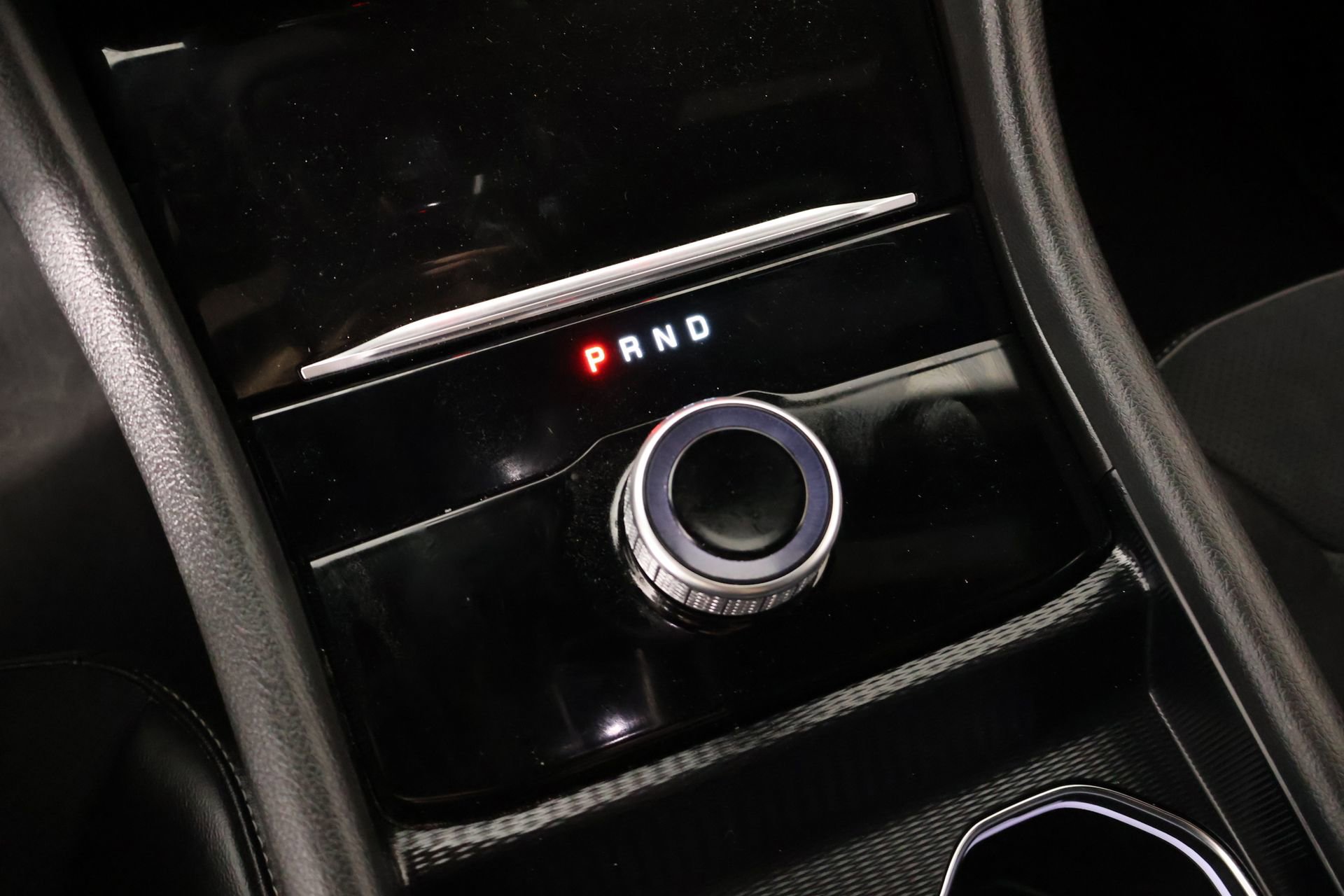Used 2025 Jeep Grand Cherokee Altitude AWD/4WD image 8