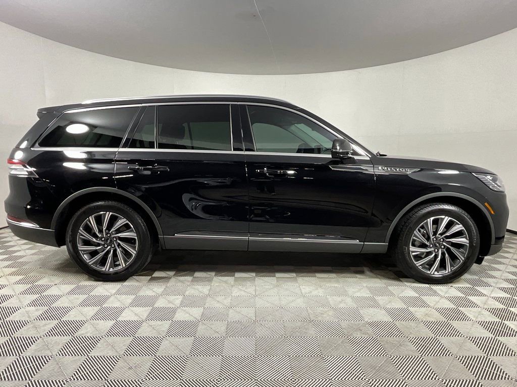 Used 2026 Lincoln Aviator 2WD image 5