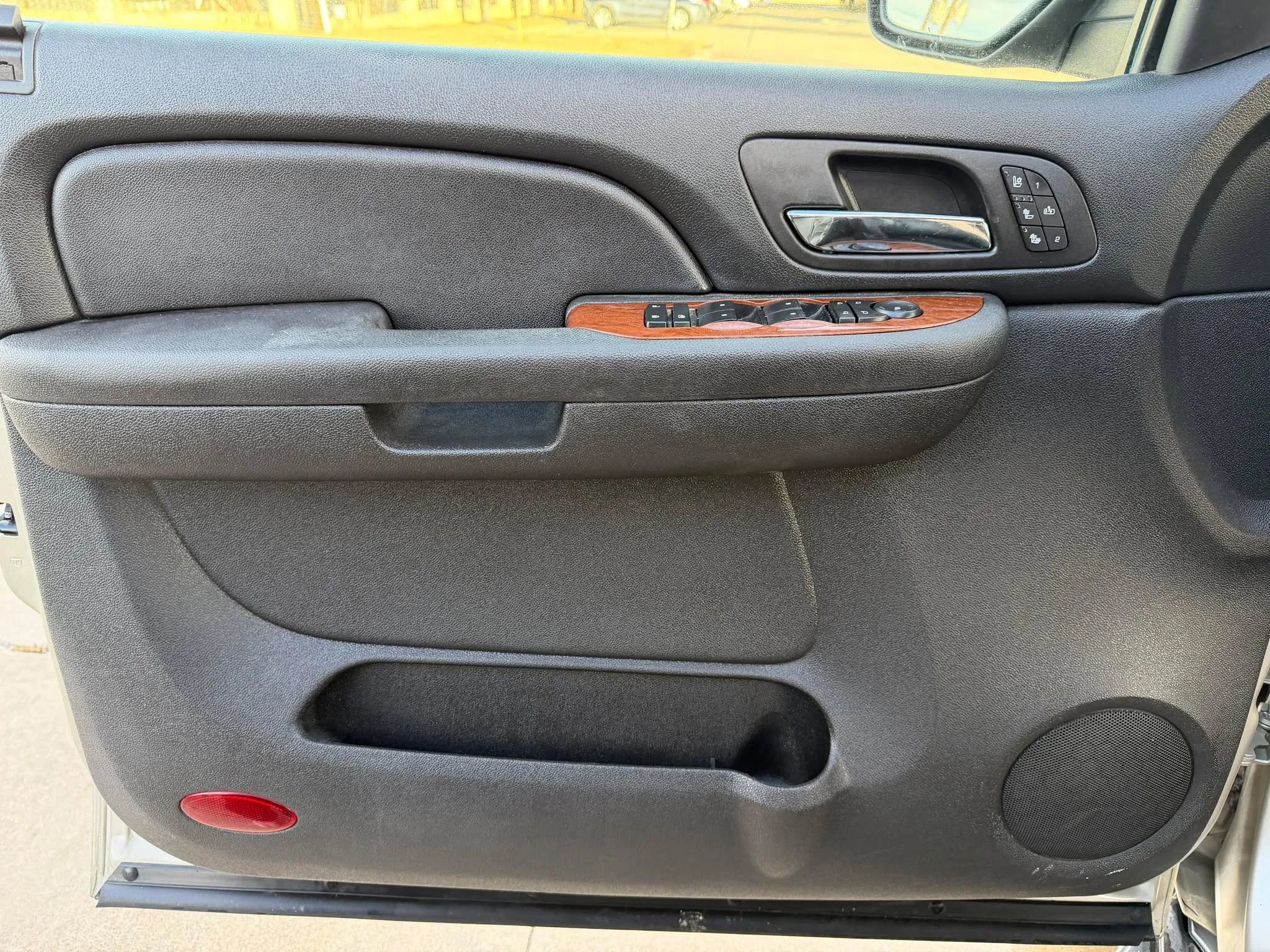 Used 2013 Chevrolet Tahoe LTZ image 10