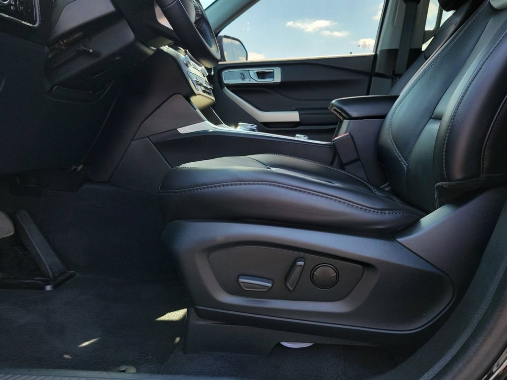 Certified 2023 Ford Explorer XLT w/ Equipment Group 202A AWD/4WD image 19