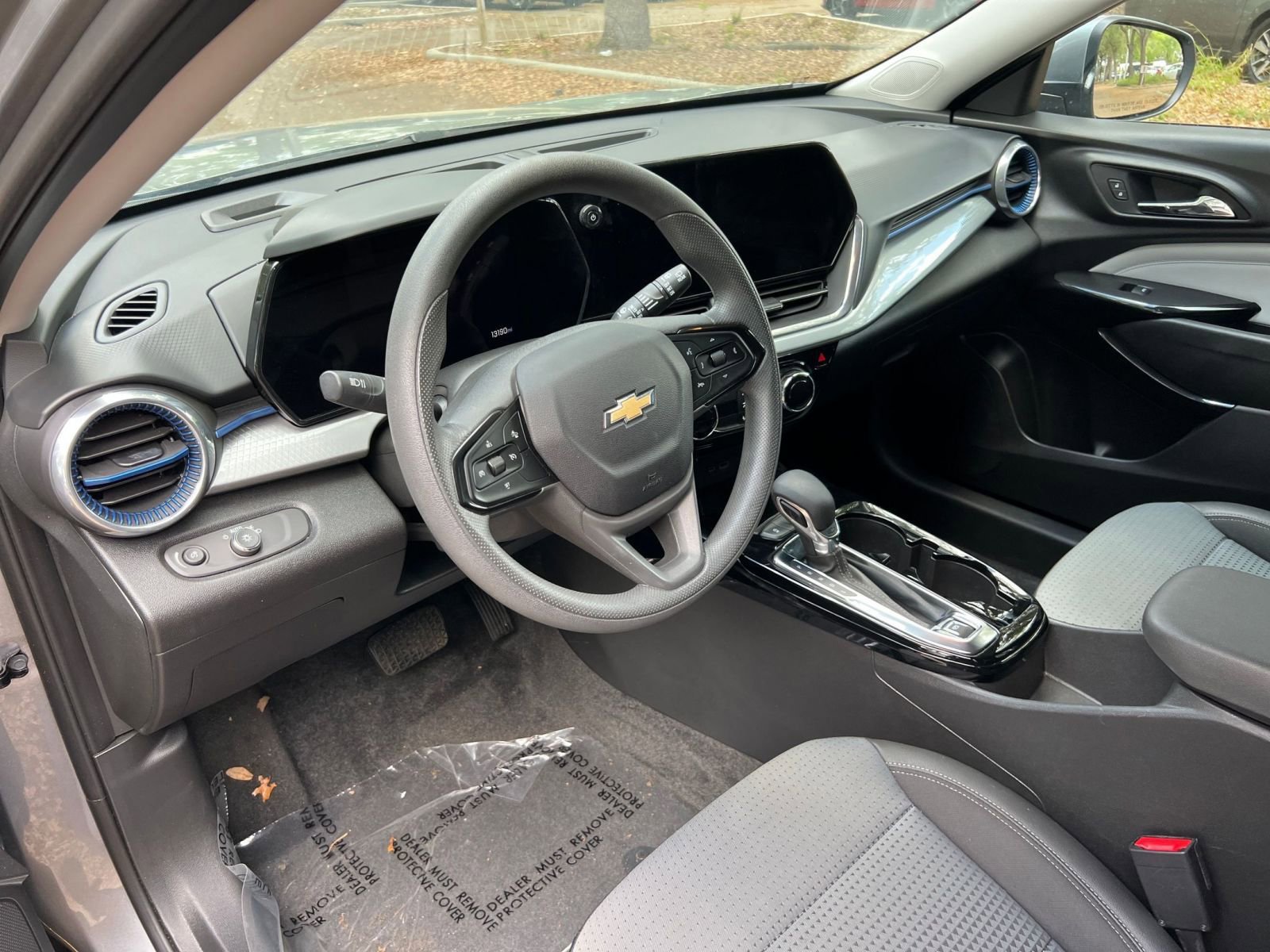 Used 2025 Chevrolet Trax LT w/ LT Convenience Package image 30