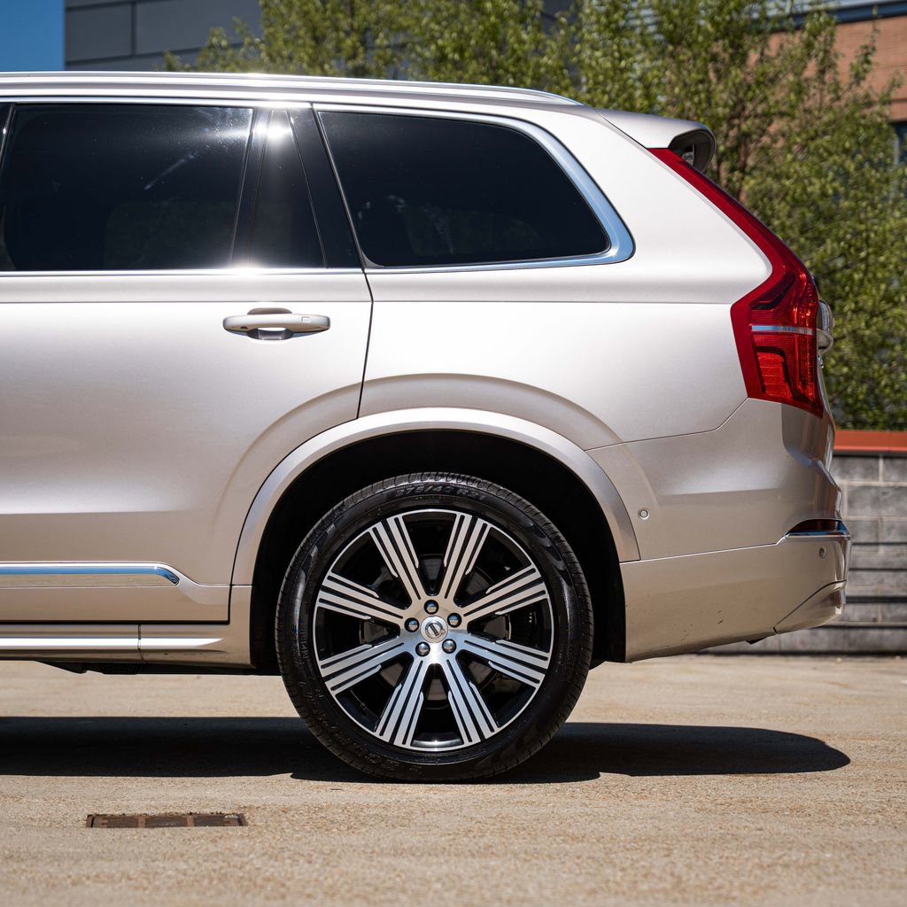 Used 2023 Volvo XC90 B6 Ultimate w/ Protection Package Premier AWD/4WD image 4