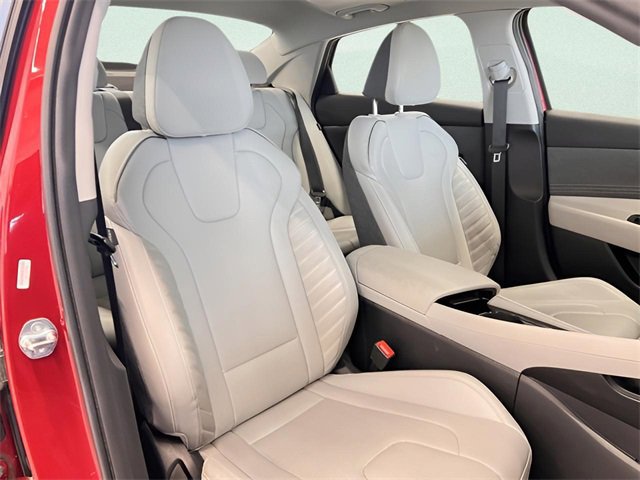 Used 2025 Hyundai Elantra Limited image 15