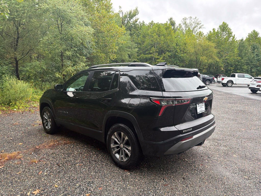 Used 2025 Chevrolet Equinox LT w/ Convenience Package II FWD image 4