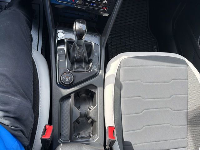 Certified 2025 Volkswagen Taos SE image 15