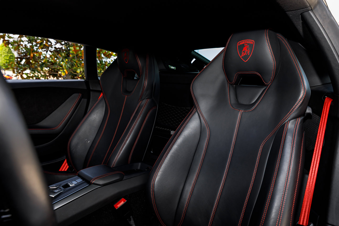 Used 2022 Lamborghini Huracan EVO RWD image 15