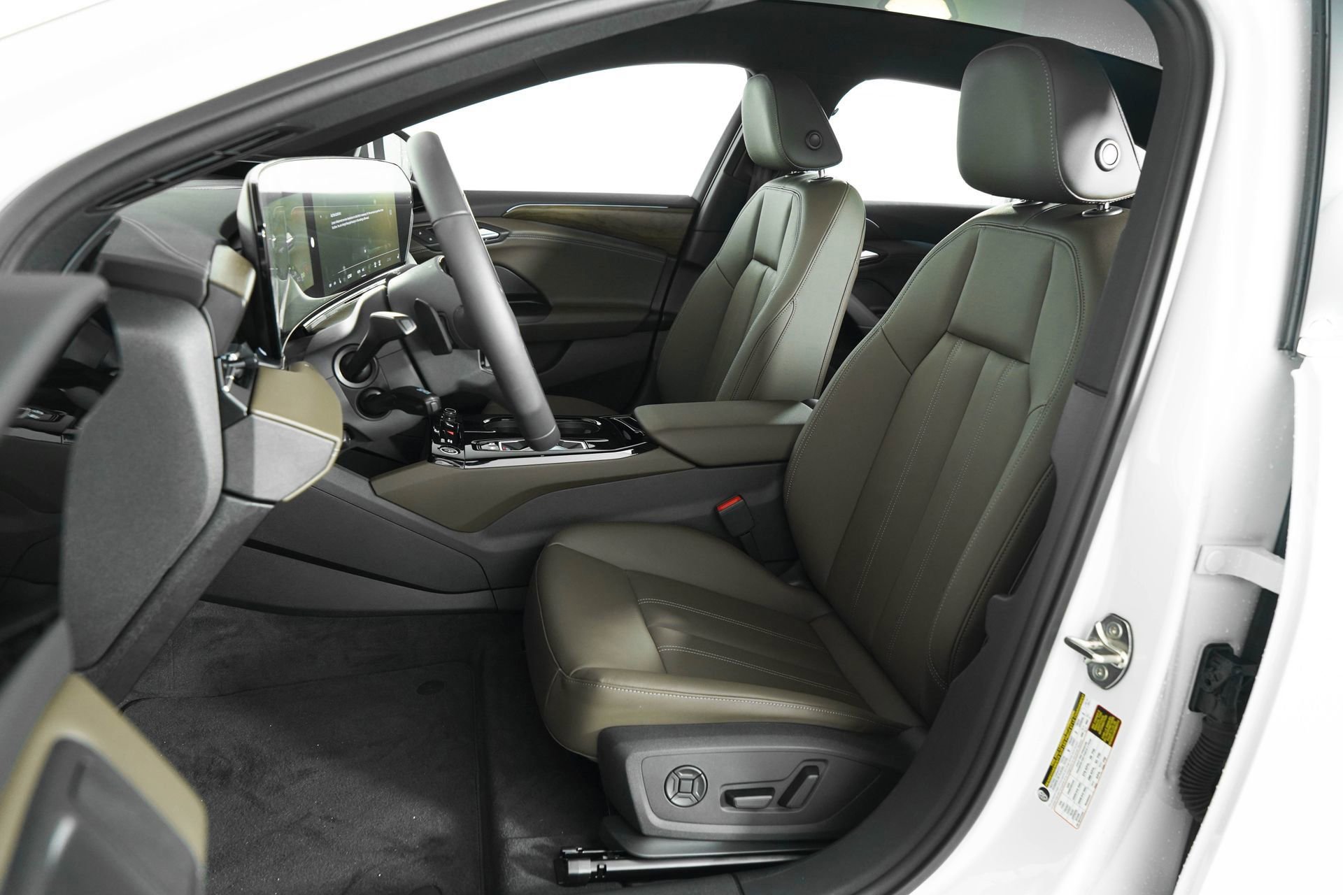 New 2025 Audi A6 e-tron Premium image 11