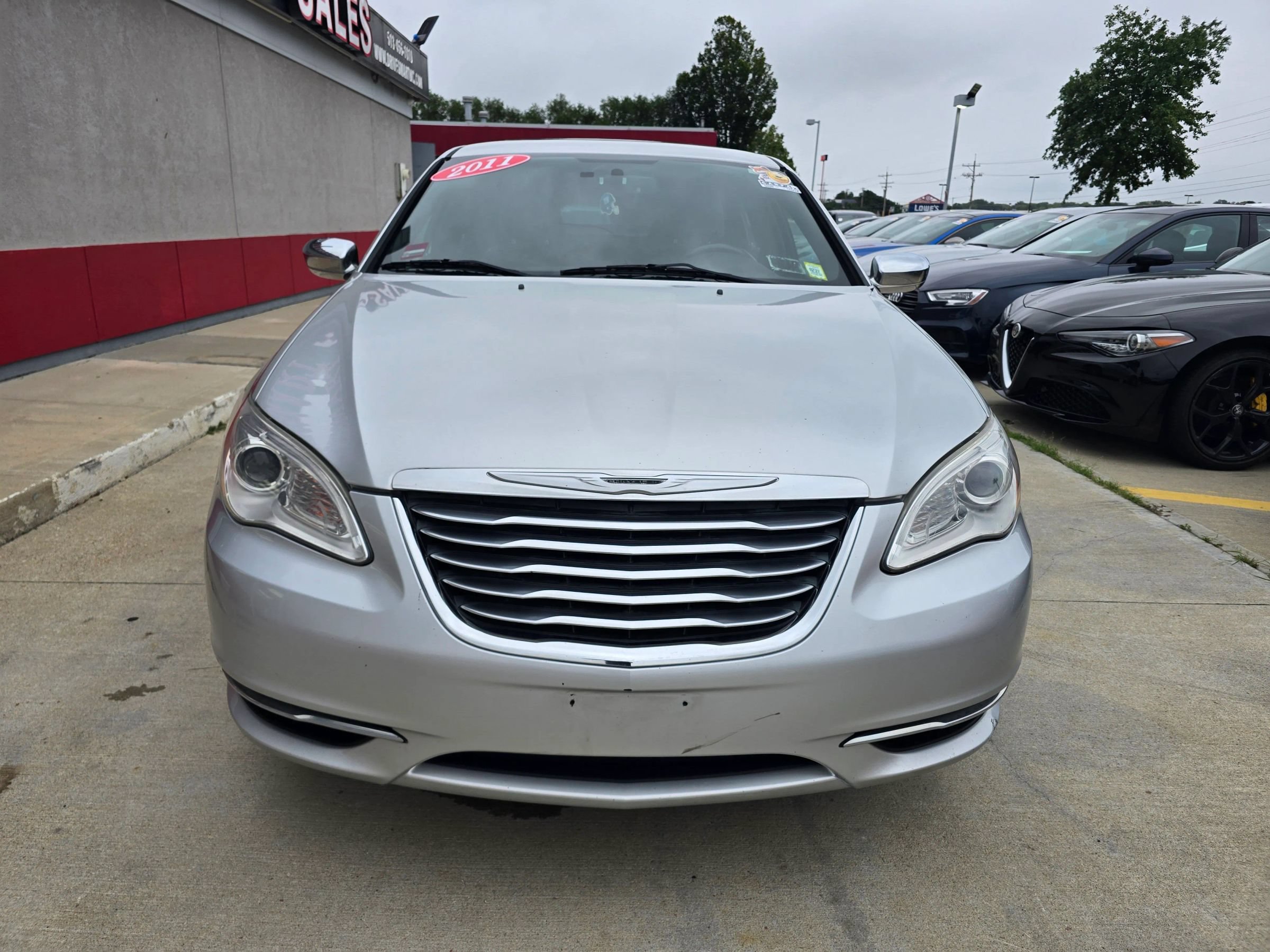Used 2011 Chrysler 200 Limited FWD image 8