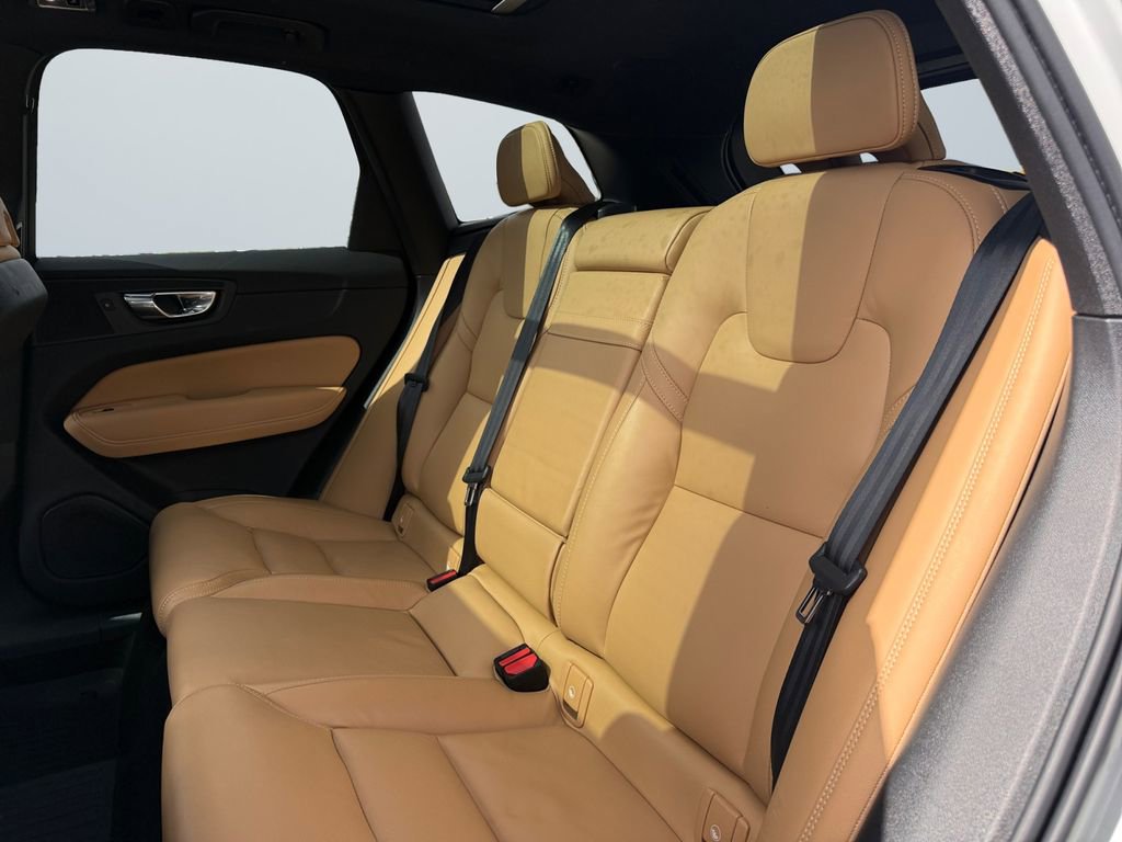 Used 2021 Volvo XC60 T5 Inscription w/ Advanced Package image 13
