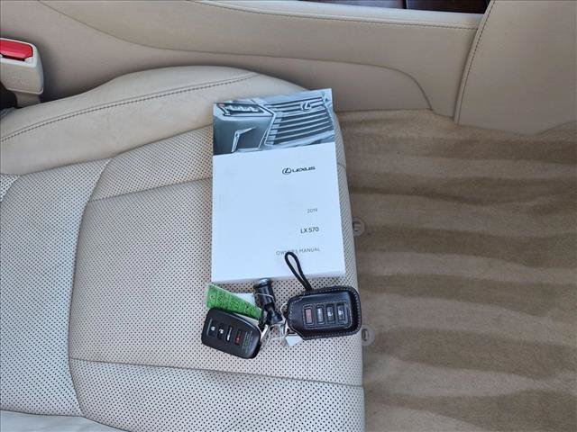 Used 2019 Lexus LX 570 4WD w/ Luxury Package image 29
