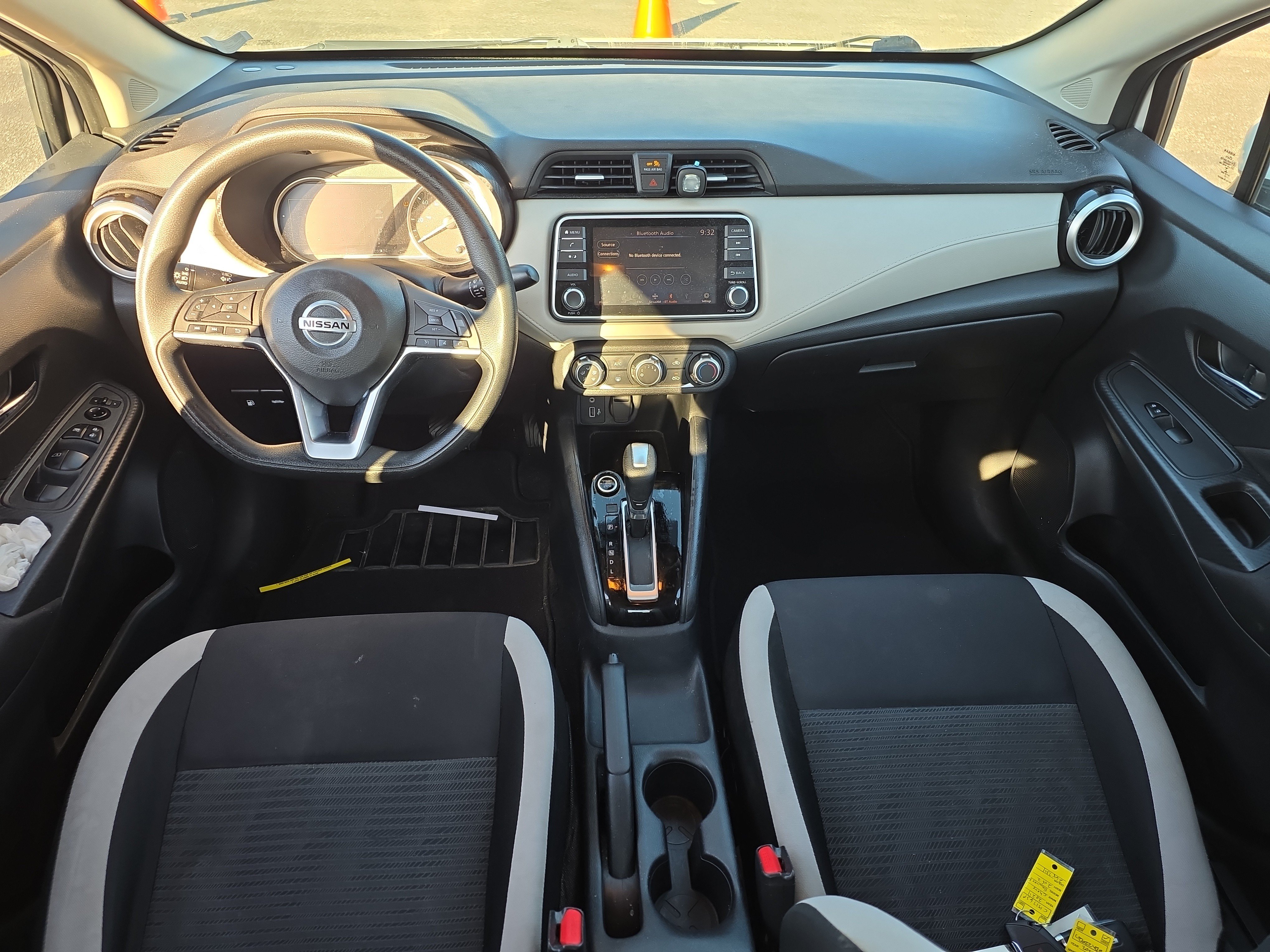 Used 2021 Nissan Versa SV FWD image 11