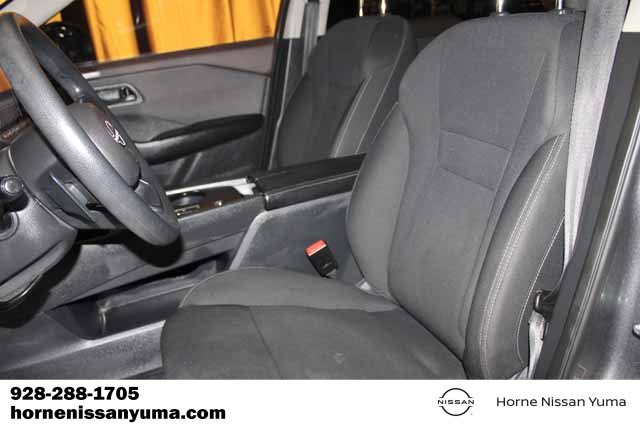 Used 2023 Nissan Rogue S image 4