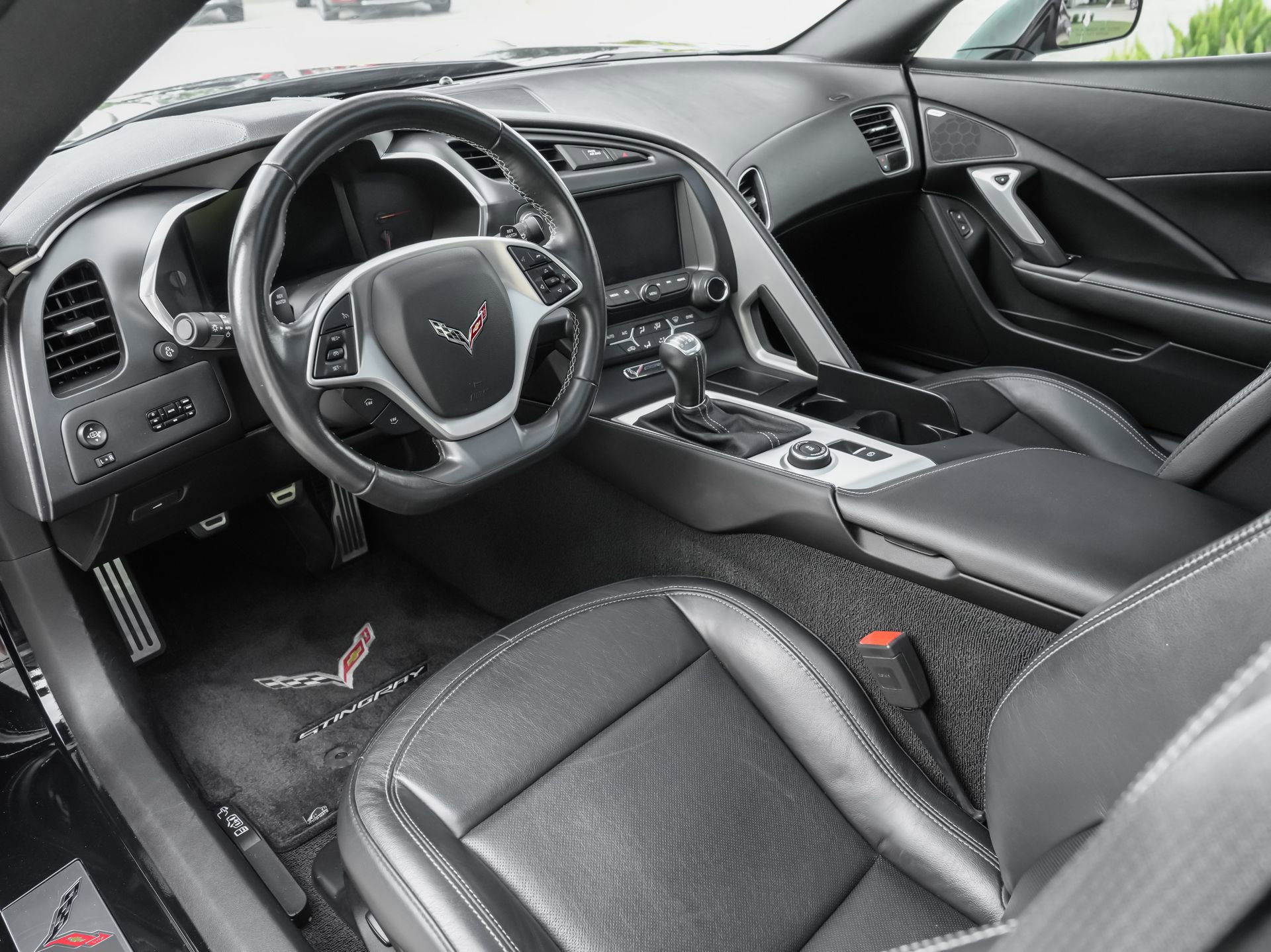 Used 2019 Chevrolet Corvette Stingray Coupe w/ Carbon Flash Badge Package RWD image 6