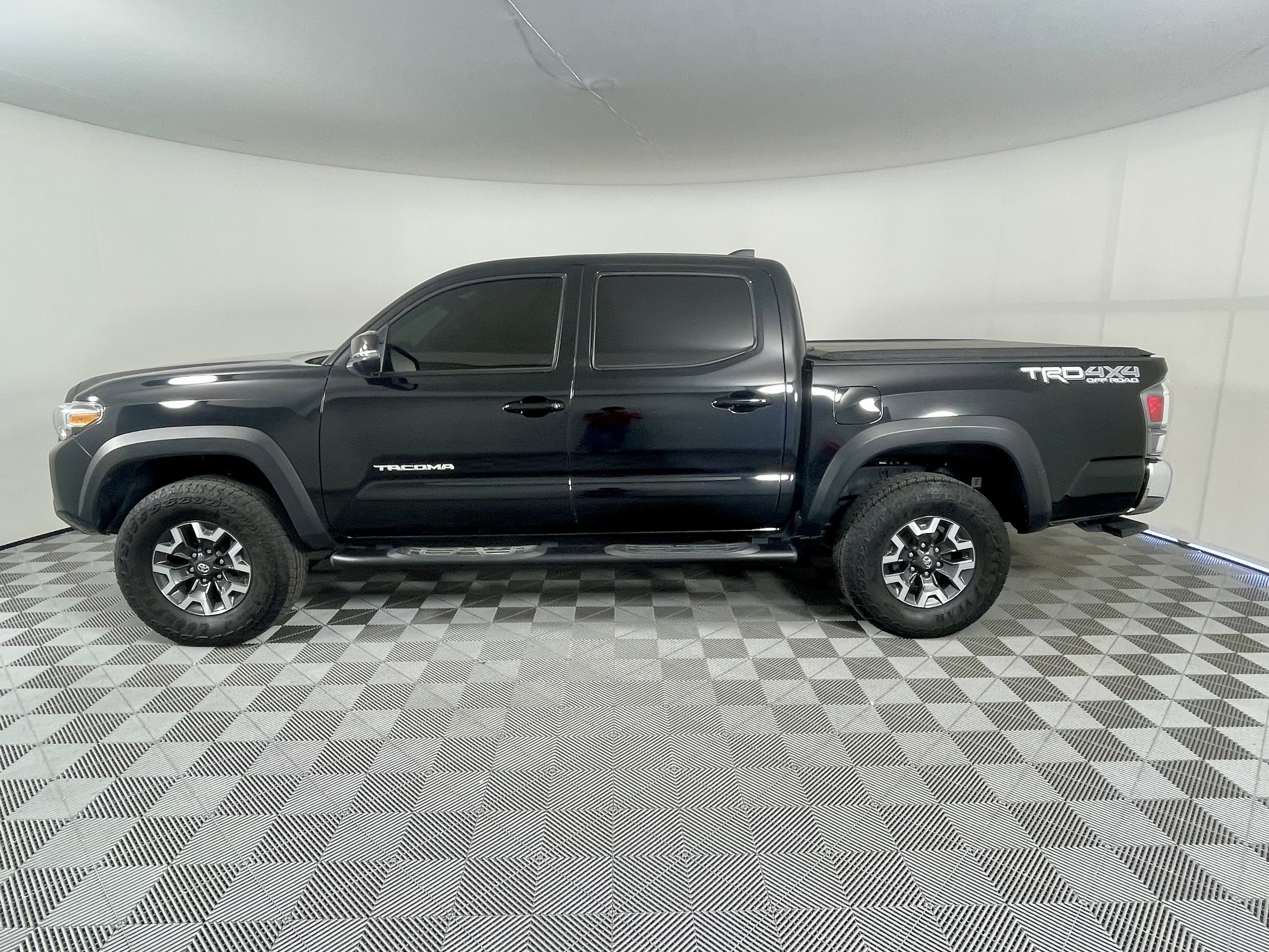 Used 2023 Toyota Tacoma TRD Off-Road AWD/4WD image 2